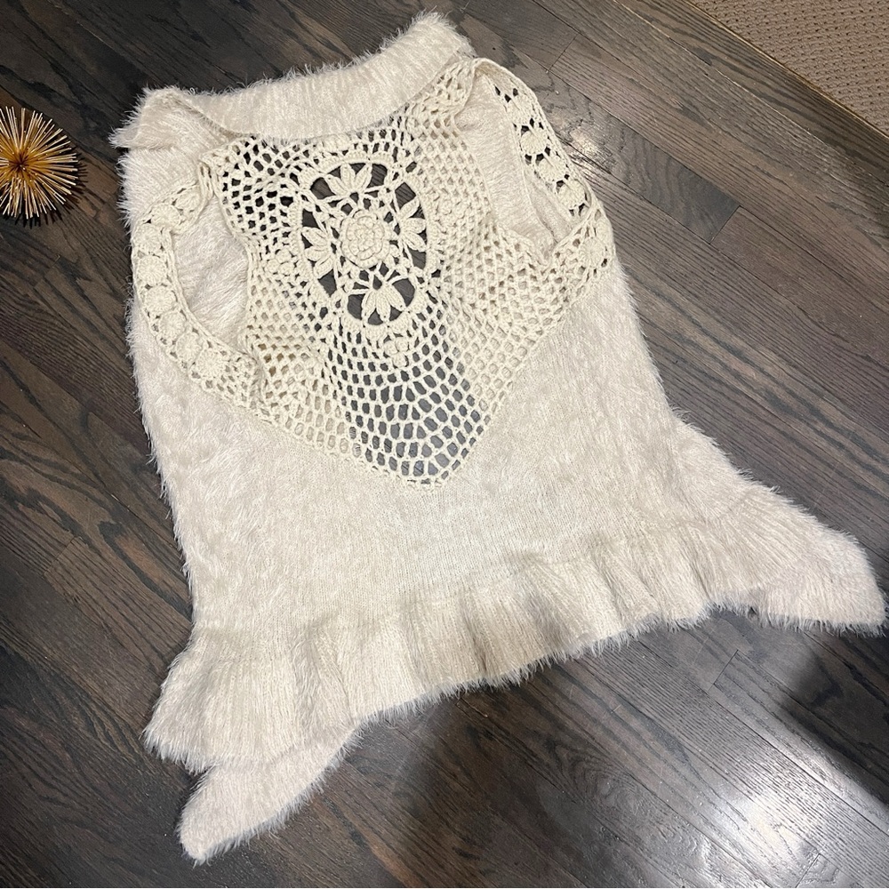 Metric Crochet and Eyelash Knit Vest Beige Boho Color Medium NWOT